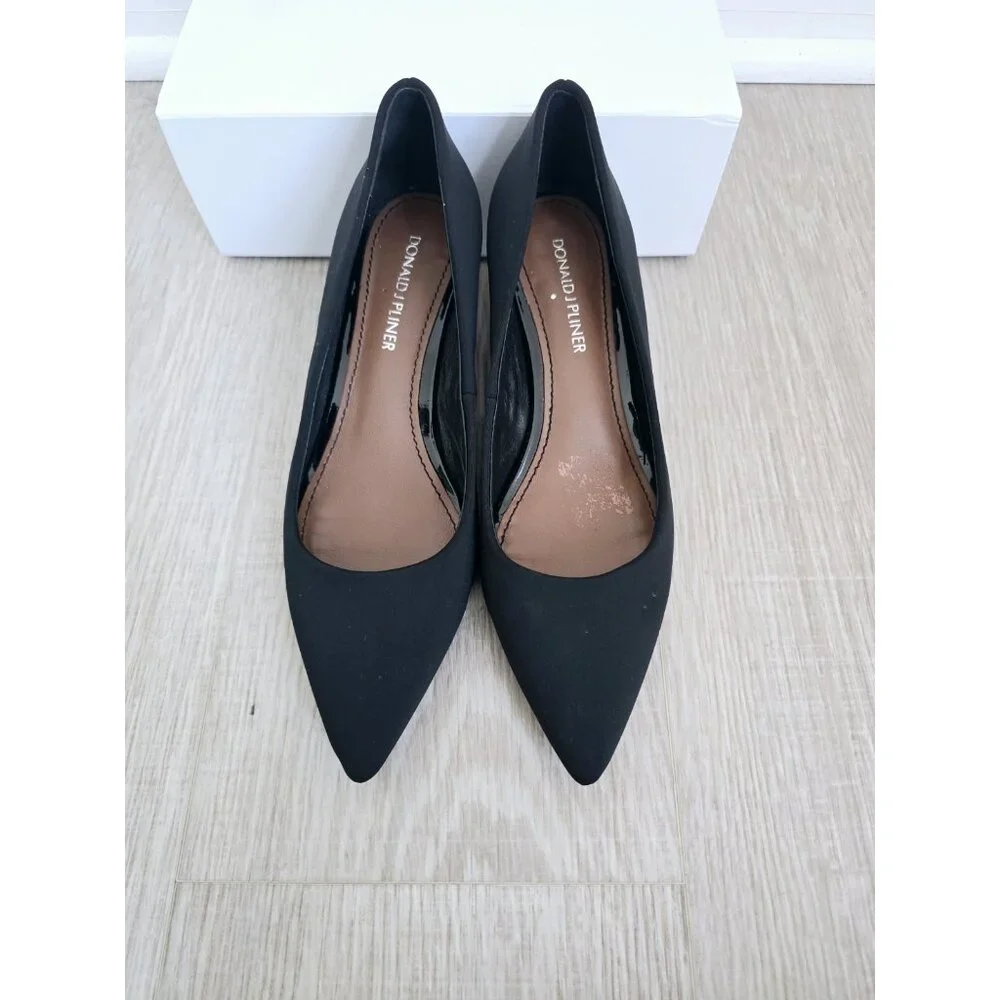 Donald J Pliner Black Pointed Toe Kitten Heel Slip On Womens Shoes 6.5